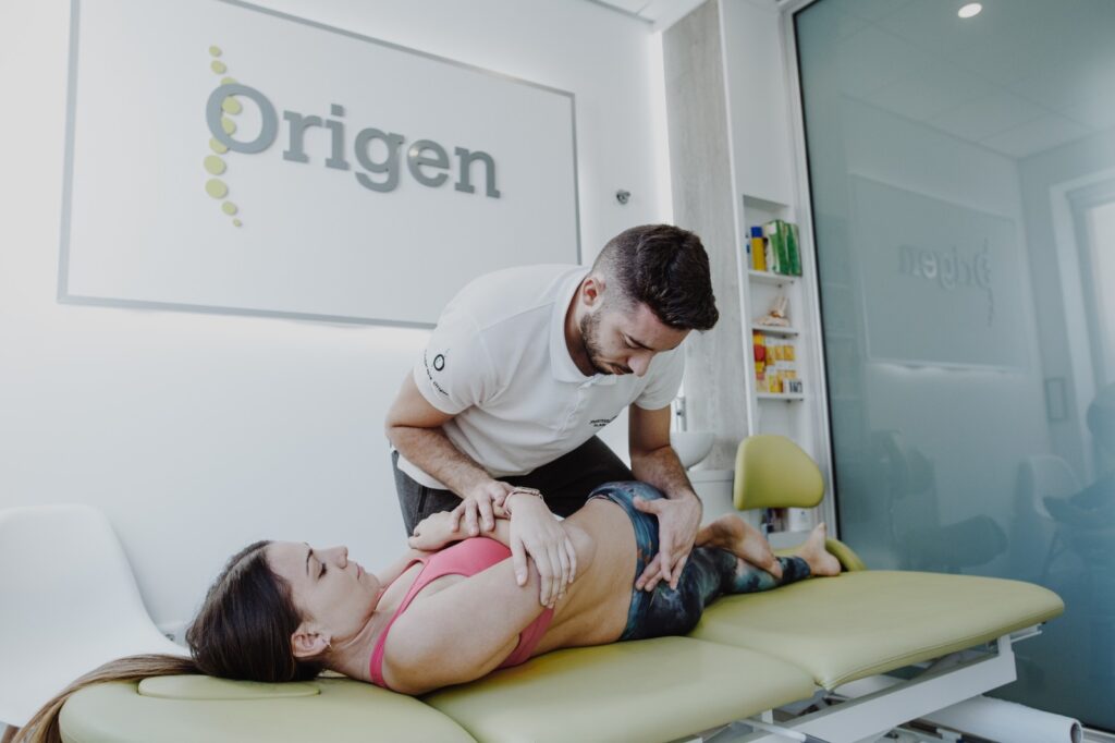 Tratamiento personalizado de fisioterapia en clínica de El Ejido